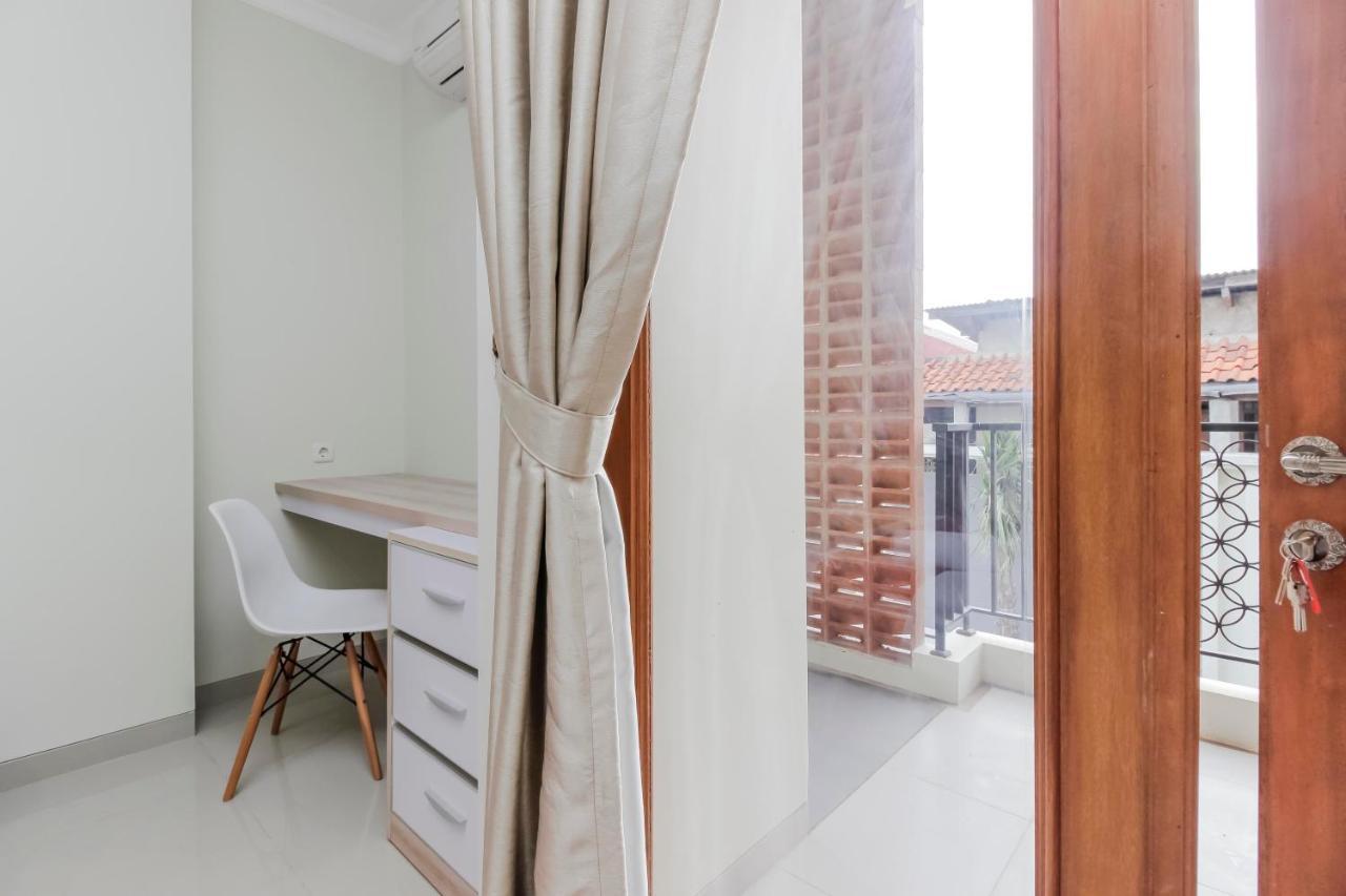 Reddoorz Premium Near Ragunan Zoo 2 Джакарта Екстер'єр фото